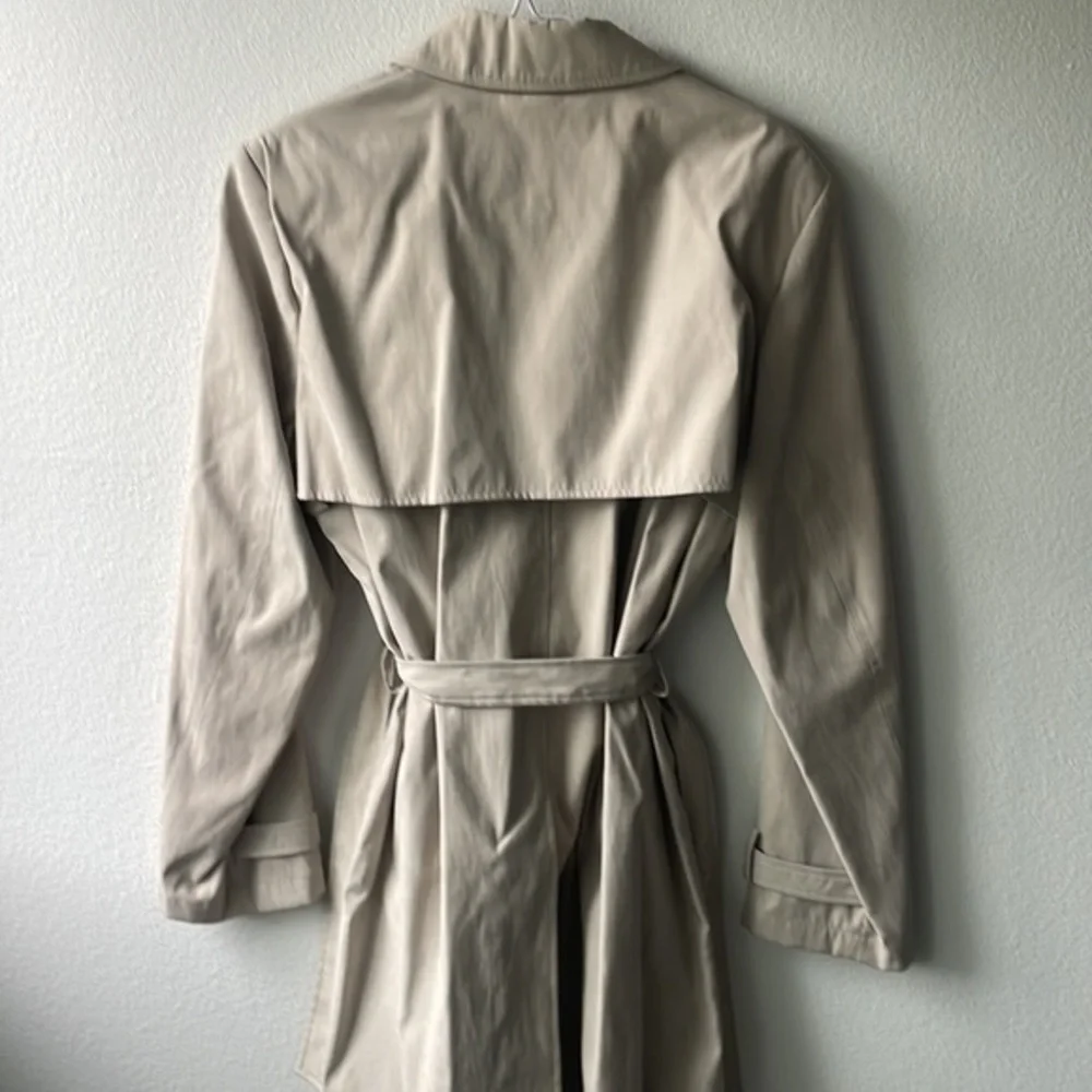 Liz Claiborne jacket like new size large cream double breasted outdoor